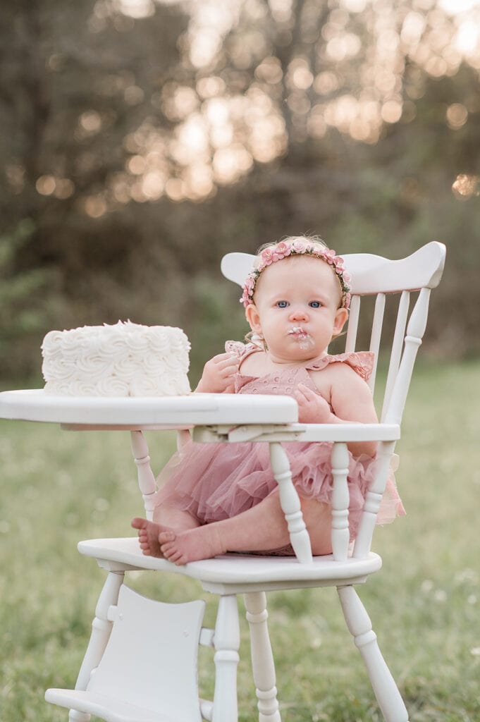 Cake smash picture by Houston newborn photographer